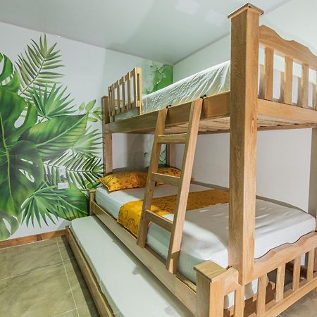 Nomada Hotel Гуатапе Экстерьер фото