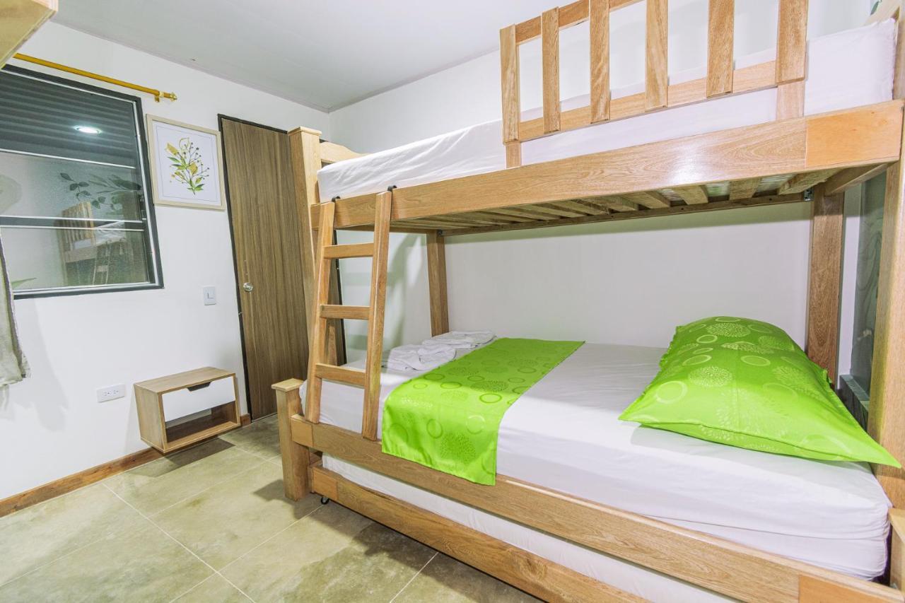 Nomada Hotel Гуатапе Экстерьер фото