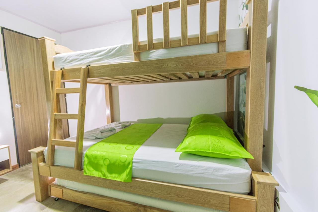 Nomada Hotel Гуатапе Экстерьер фото