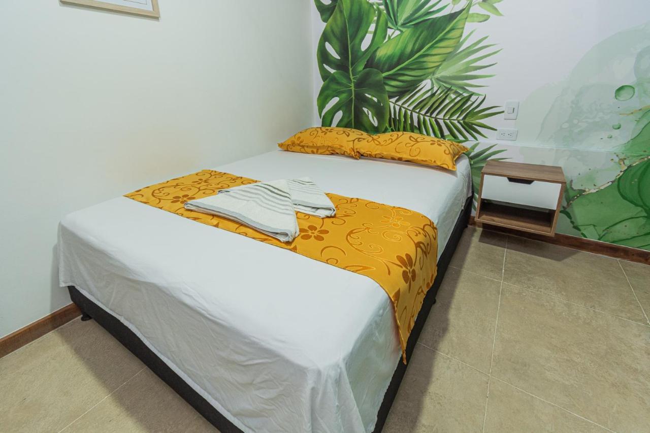 Nomada Hotel Гуатапе Экстерьер фото