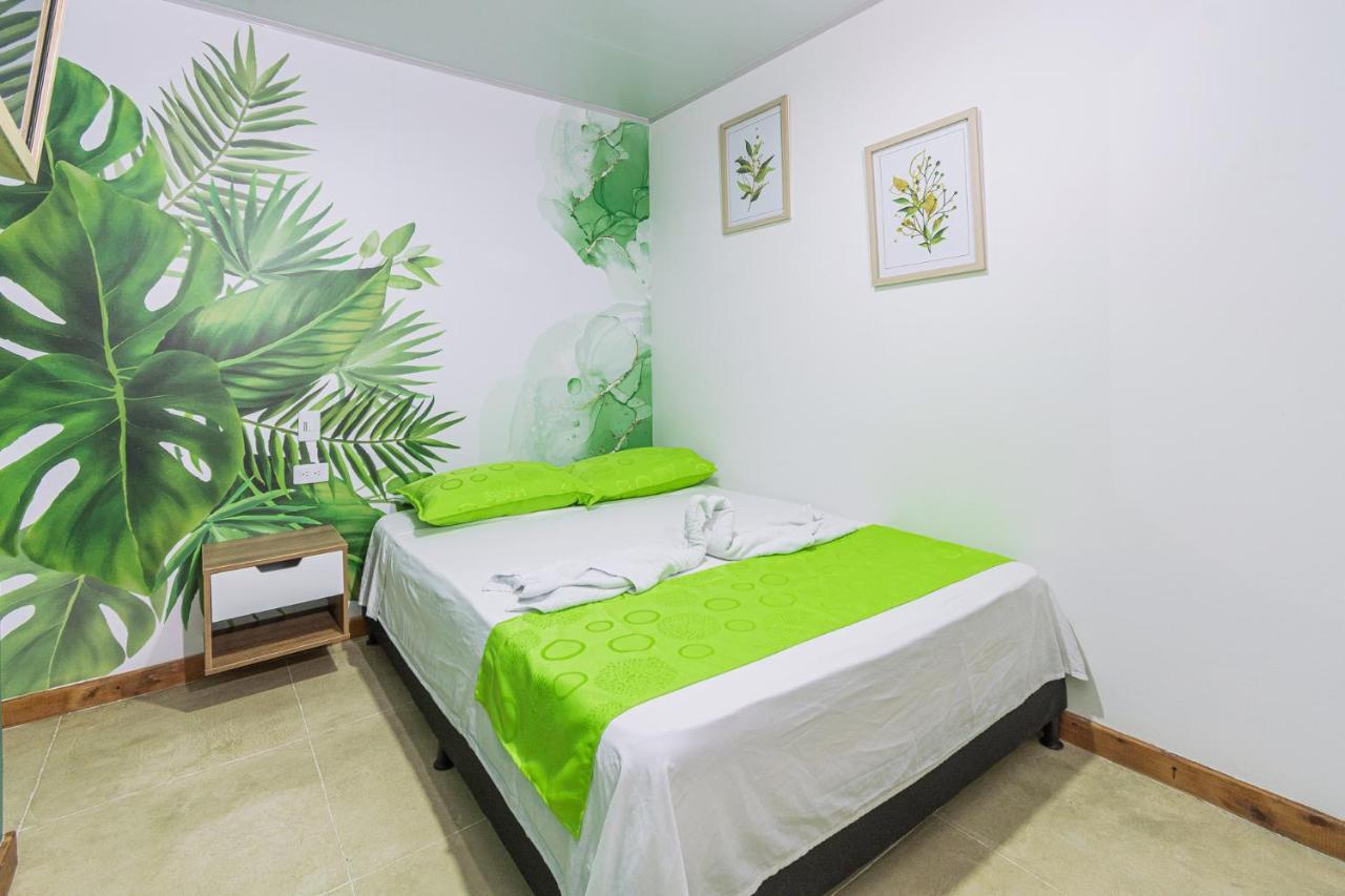 Nomada Hotel Гуатапе Экстерьер фото