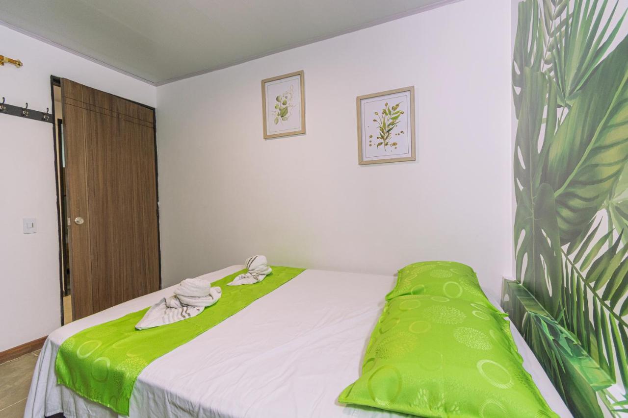 Nomada Hotel Гуатапе Экстерьер фото