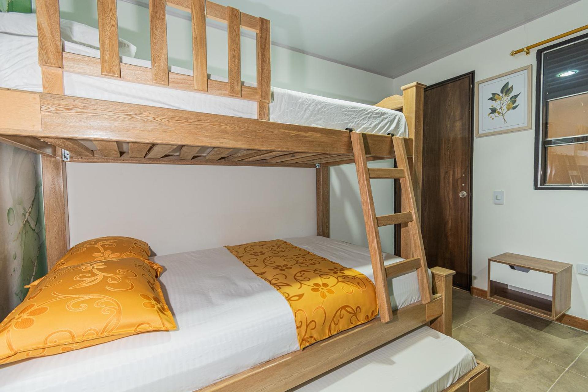 Nomada Hotel Гуатапе Экстерьер фото